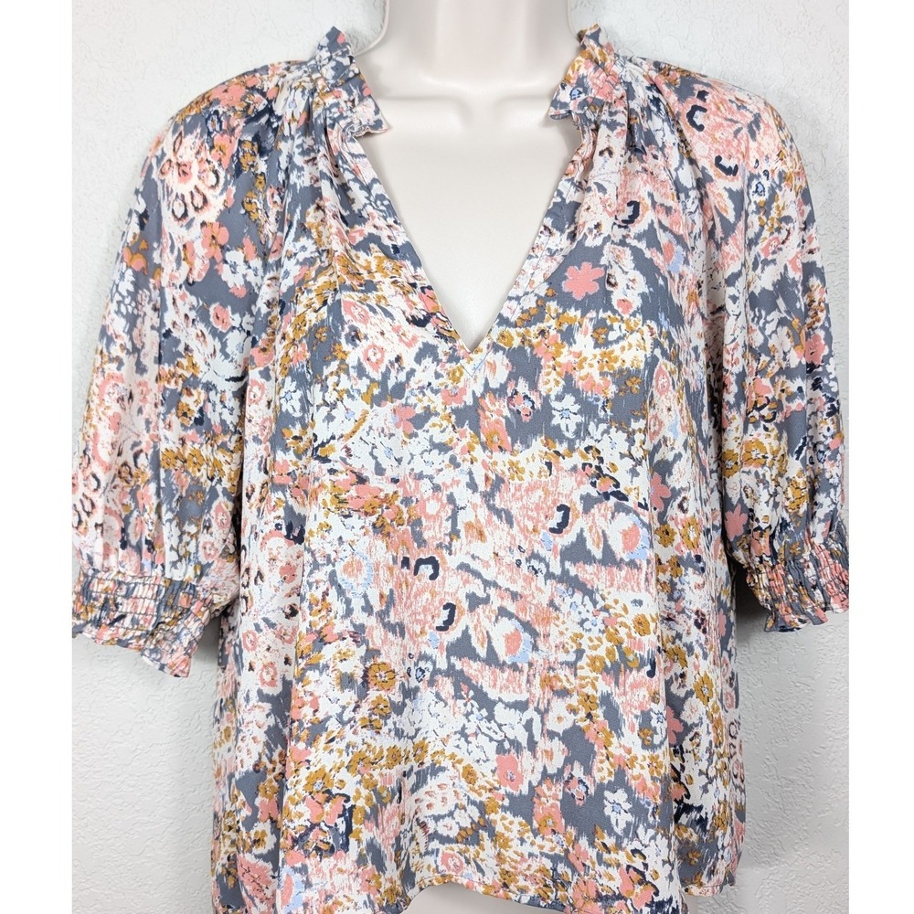 Evereve Blouse Womens XS Multicolor Abstract Floral Ruffle V-Neck Smocked Sleeve